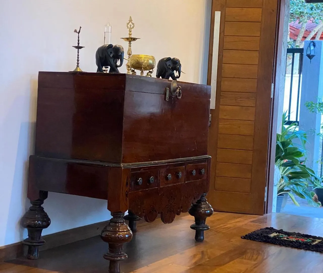 Chaaya Villa Kandy Lodge